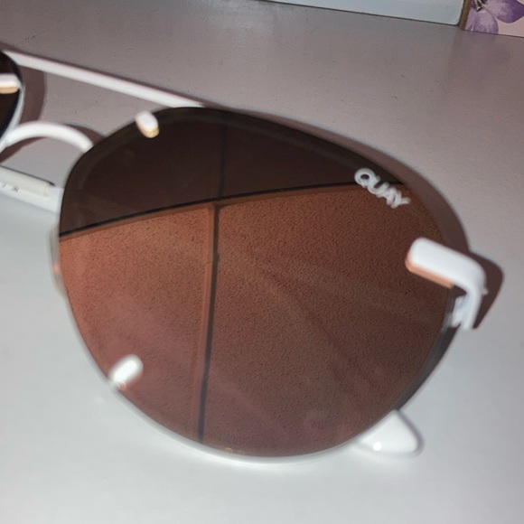 Quay Rebelle rose gold and white sunglasses - Picture 5 of 6